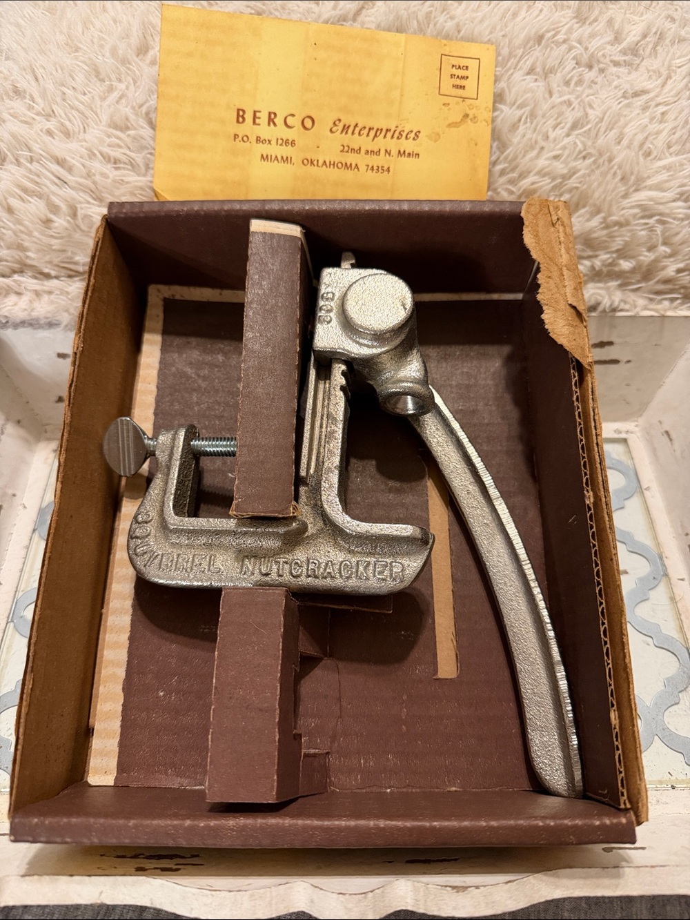 Squirrel Nutcracker excellent condition, never used with Authentic card